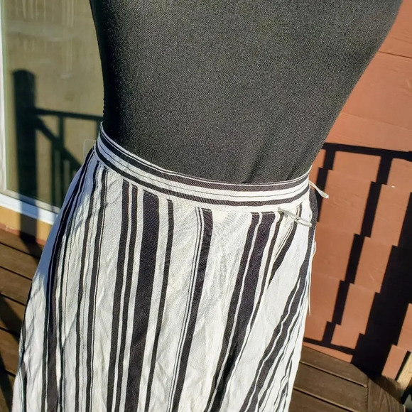 NWT Time and Tru Women's Faux Wrap Black and White Maxi Skirt Size Small - Picture 3 of 12